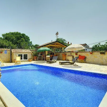 Shani Apartment